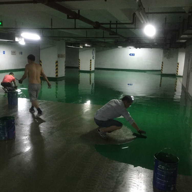 炎炎夏日，環(huán)氧地坪施工工人也“凌晨3點不回家”