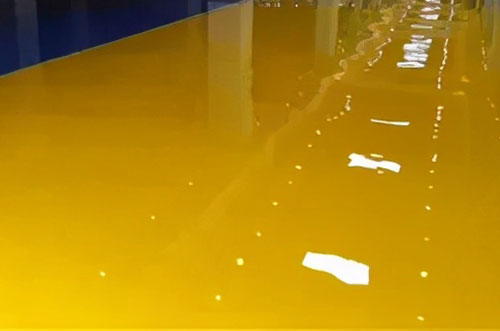 防水聚氨酯地坪出現(xiàn)地坪表面結(jié)皮、粗糙的原因